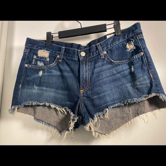 RAG & BONE CUT OFF FRAYED SHORTS “Doris” size 30 (fits like 32 in my opinion) - Picture 7 of 7
